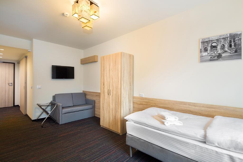 Automobil Hotel Krakkó Kültér fotó