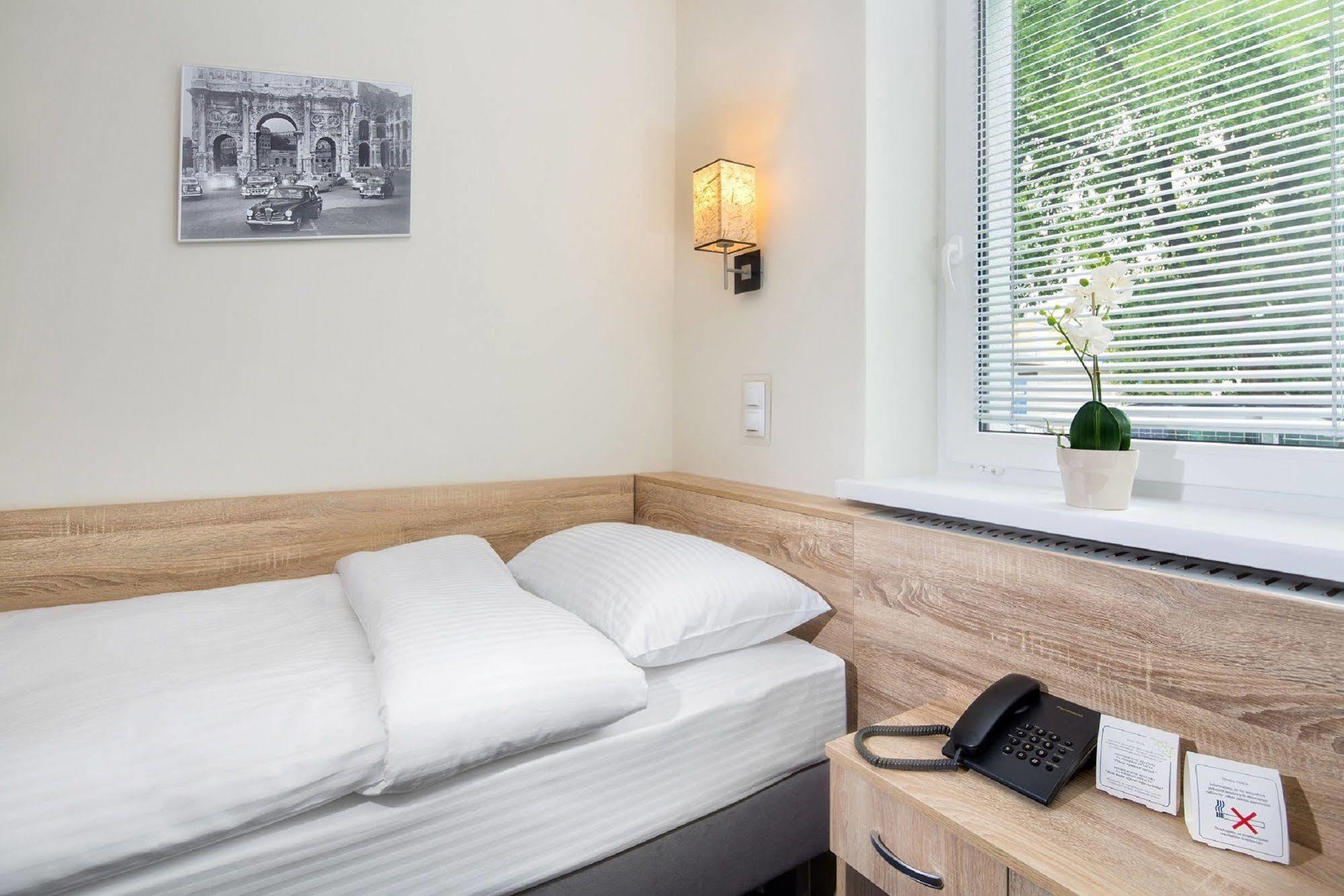 Automobil Hotel Krakkó Kültér fotó