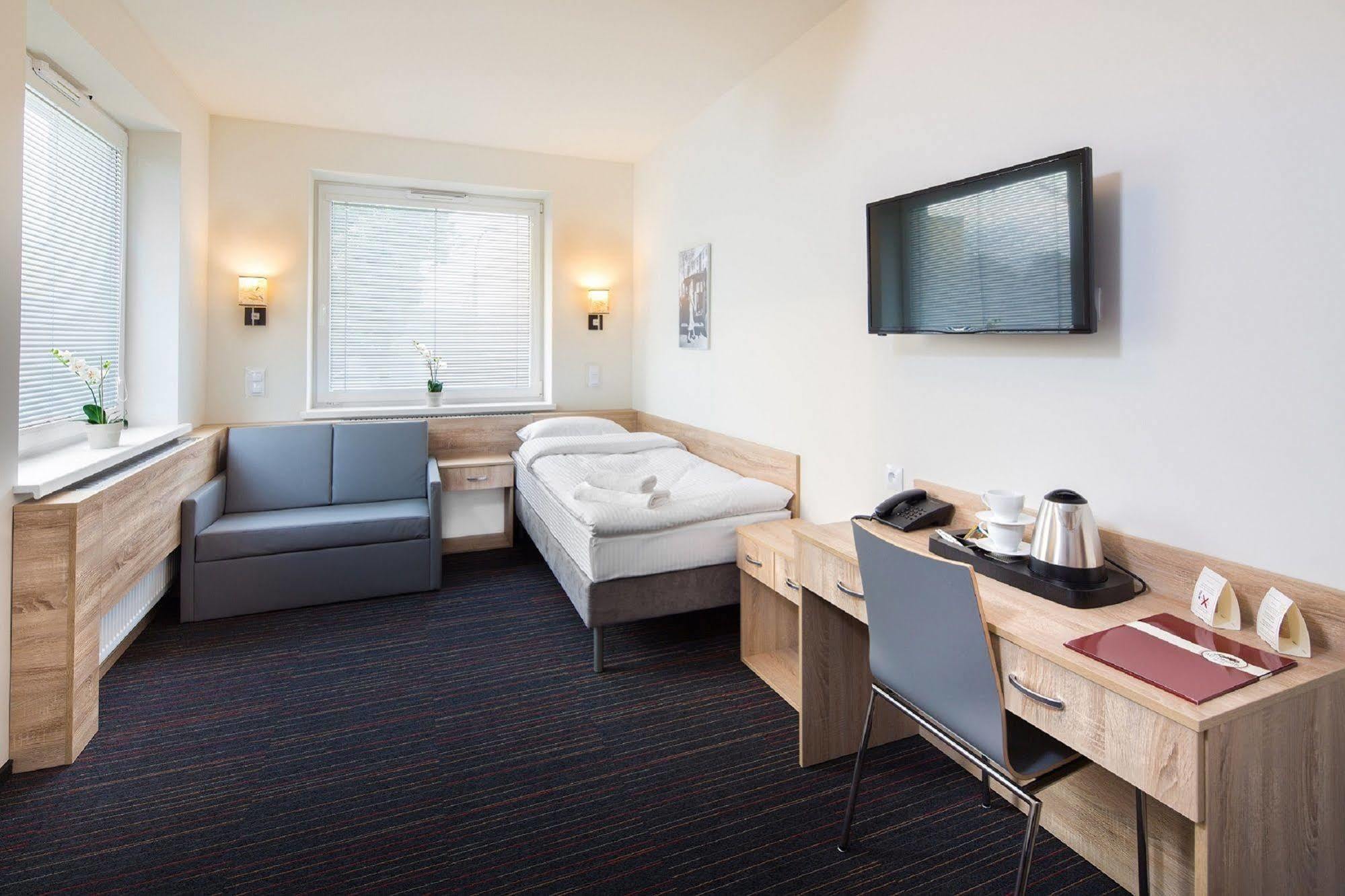 Automobil Hotel Krakkó Kültér fotó